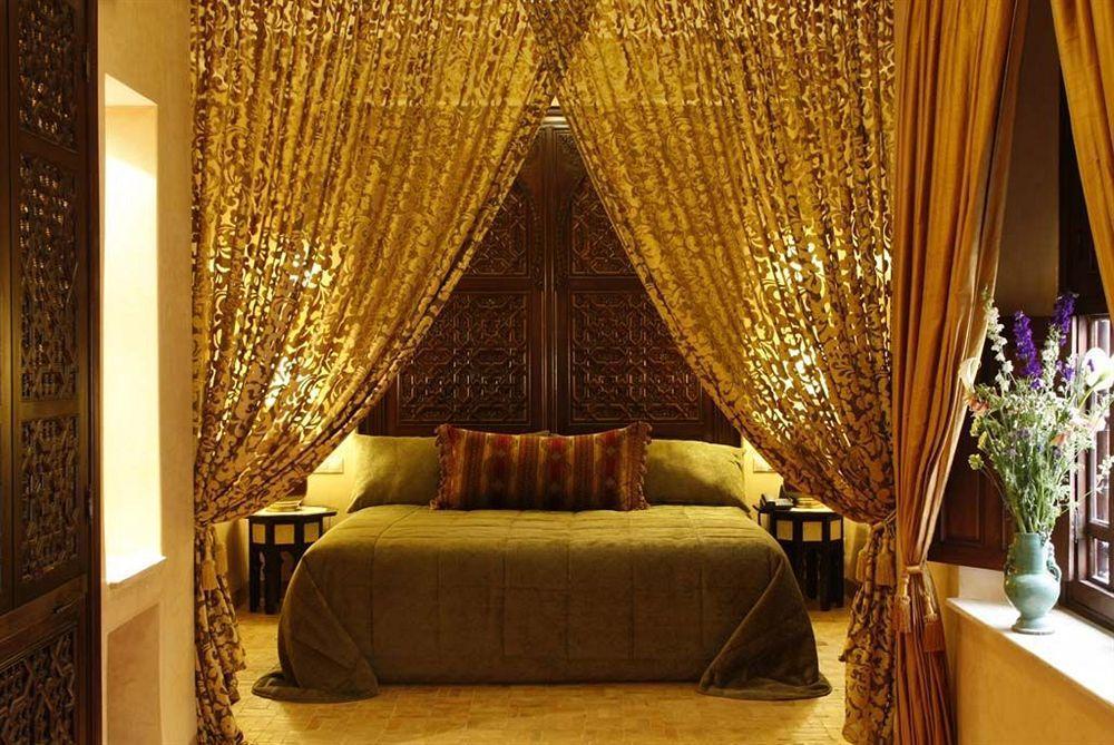 Riad Kniza Марракеш Екстер'єр фото A bedroom at the Taj Mahal Palace