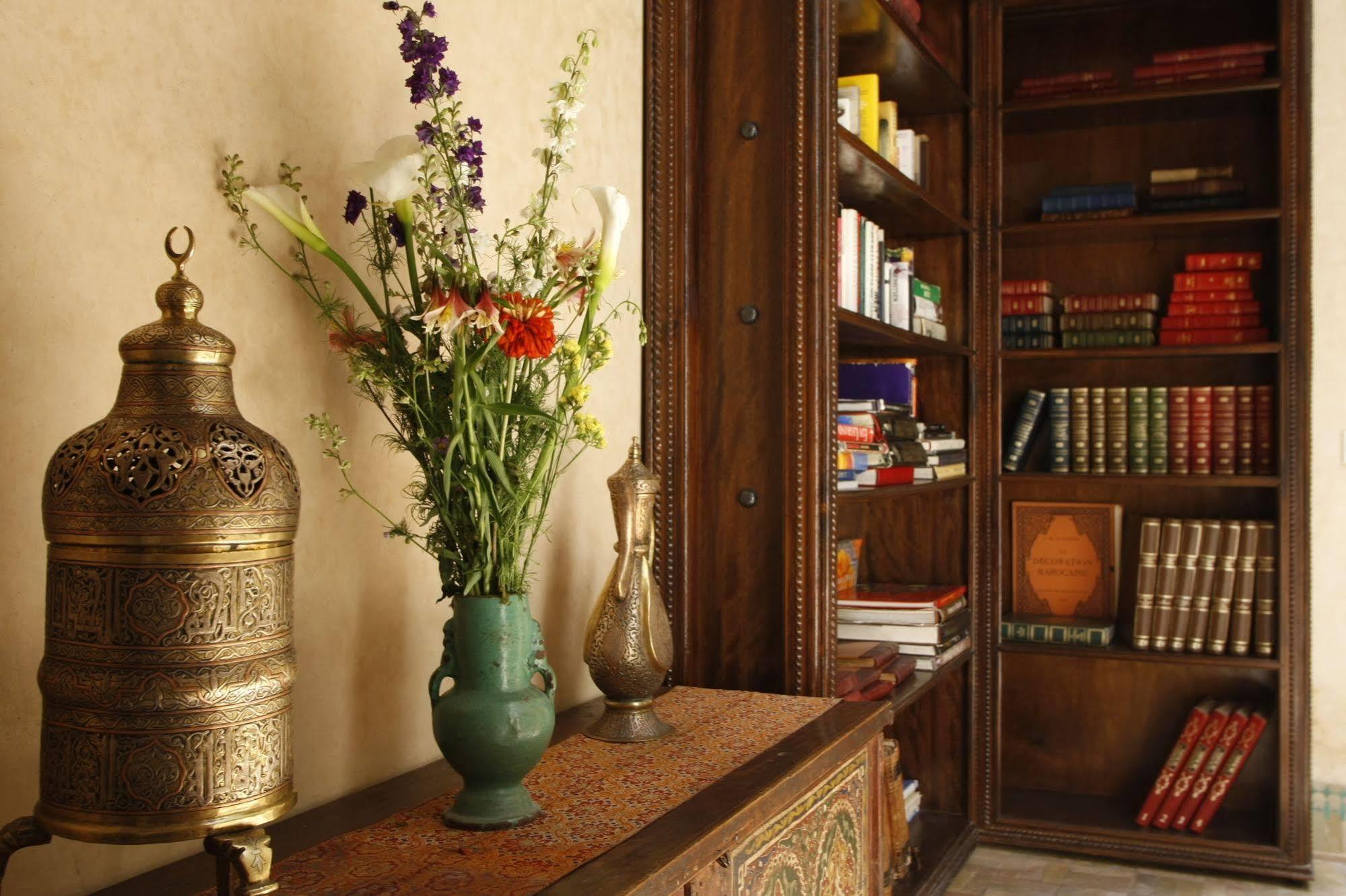 Riad Kniza Марракеш Екстер'єр фото Library