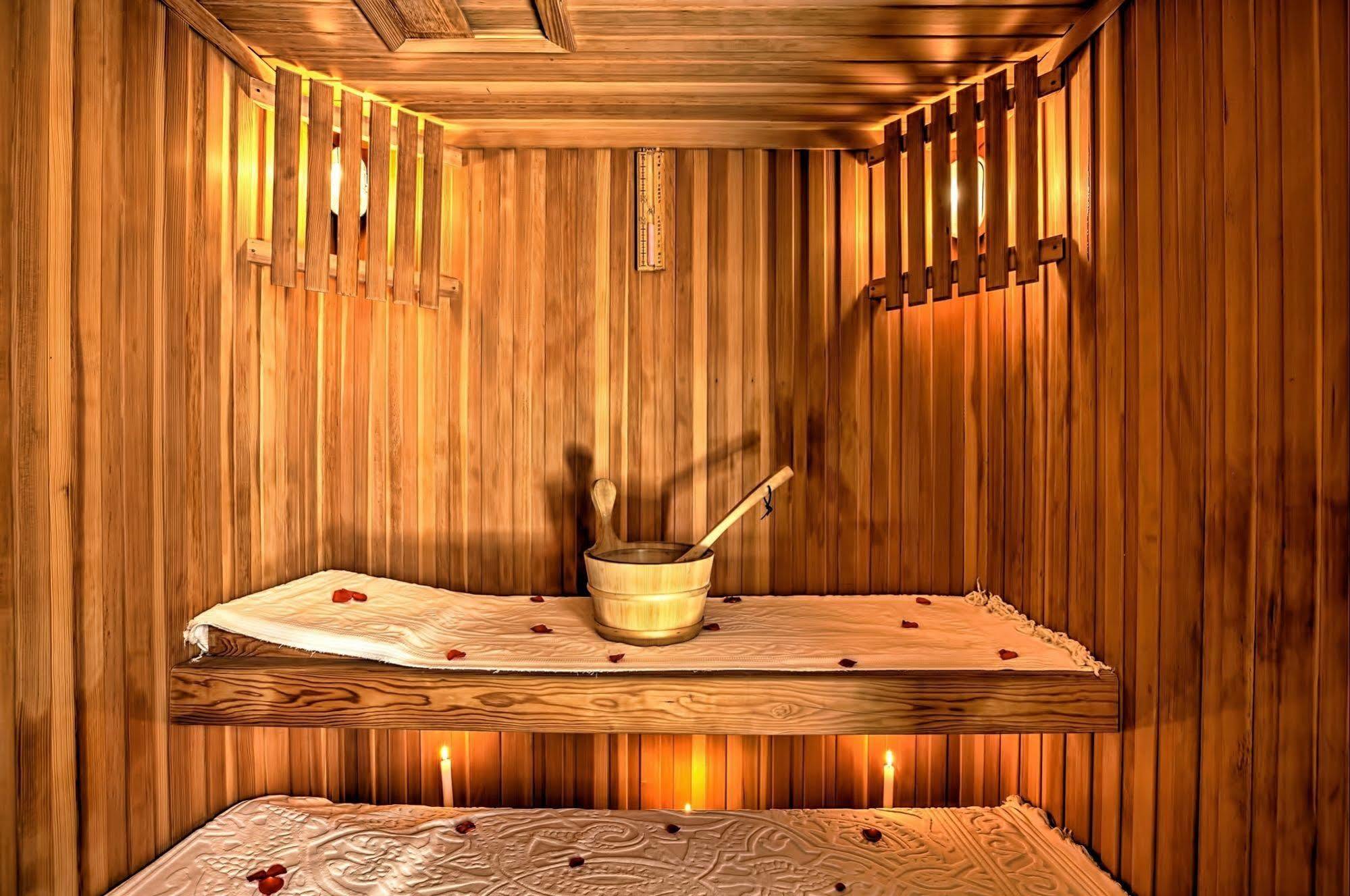 Riad Kniza Марракеш Екстер'єр фото A traditional Finnish sauna