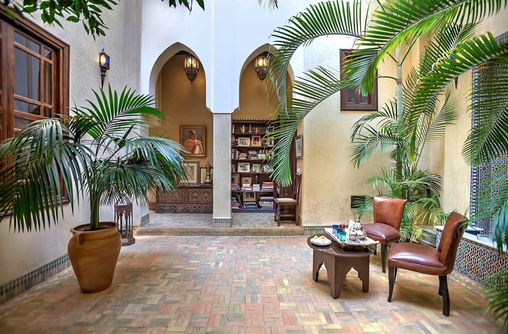 Riad Kniza Марракеш Екстер'єр фото The interior of the library